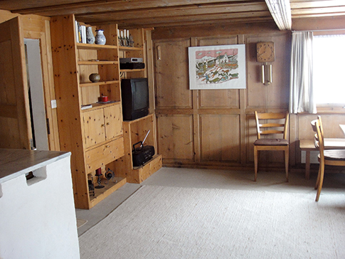 Wohnzimmer Ferienhaus Casa Cadruvi Giraniga Obersaxen Graubünden