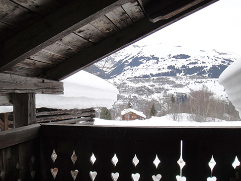 Balkon Ferienhaus Casa Cadruvi Giraniga Obersaxen Graubünden