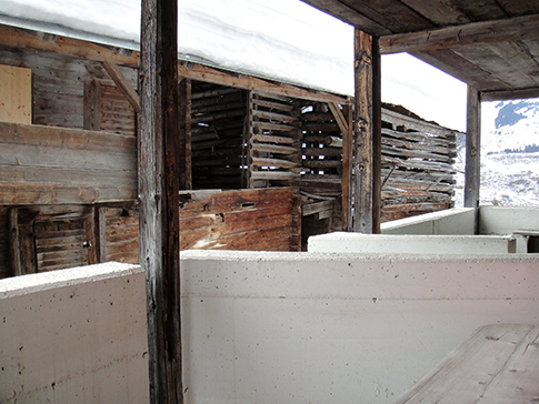 Balkon Veranda Casa Cadruvi Balkon Veranda Ferienhaus Casa Cadruvi Giraniga Obersaxen Graubünden