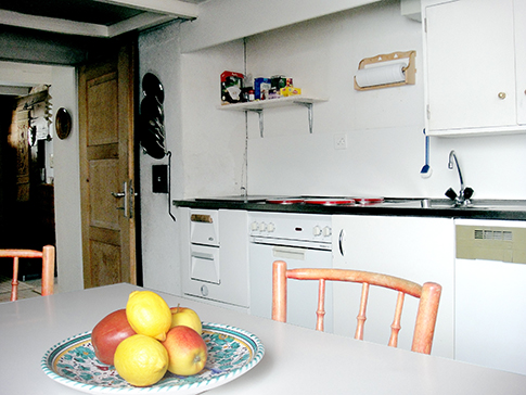Küche Casa Cadruvi Küche Ferienhaus Casa Cadruvi Giraniga Obersaxen Graubünden