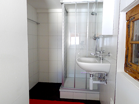 Schlafzimmer Casa Cadruvi Schlafzimmer Ferienhaus Casa Cadruvi Giraniga Obersaxen Graubünden